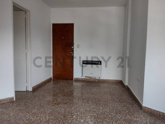 Calle 9 esquina diagonal 74 Departamento en Alquiler