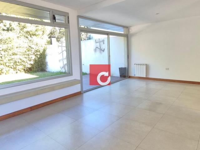 Calle 25 e/ 488y489 DÚPLEX 2 dorm