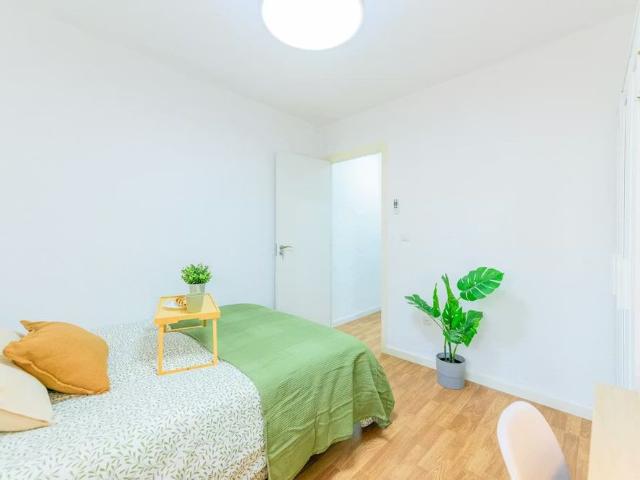 Calle Toledo, Getafe, Community of Madrid 28901
