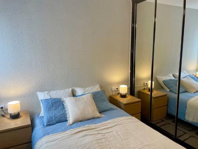 Calle Valdemoro, Getafe, Community of Madrid 28901