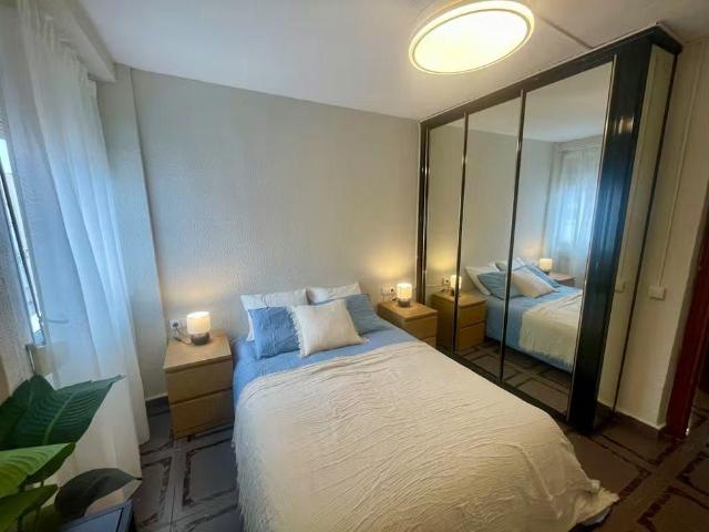 Calle Valdemoro, Getafe, Community of Madrid 28901