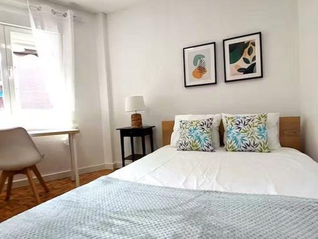 Calle Valdemorillo, Getafe, Community of Madrid 28901