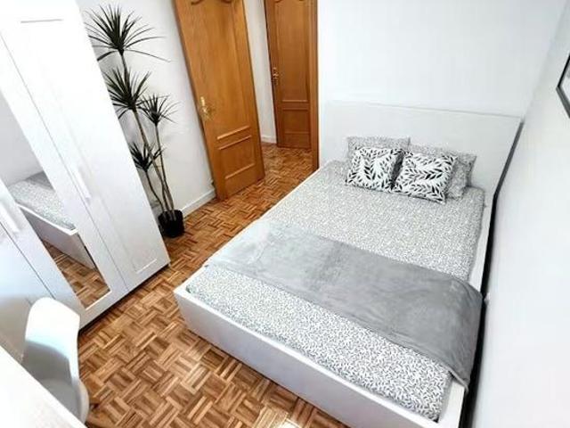 Calle Valdemorillo, Getafe, Community of Madrid 28901