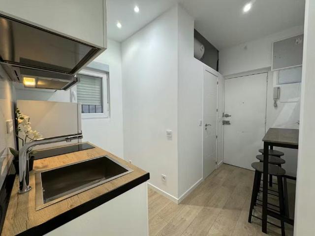 Calle Almansa, Madrid, Community of Madrid 28040