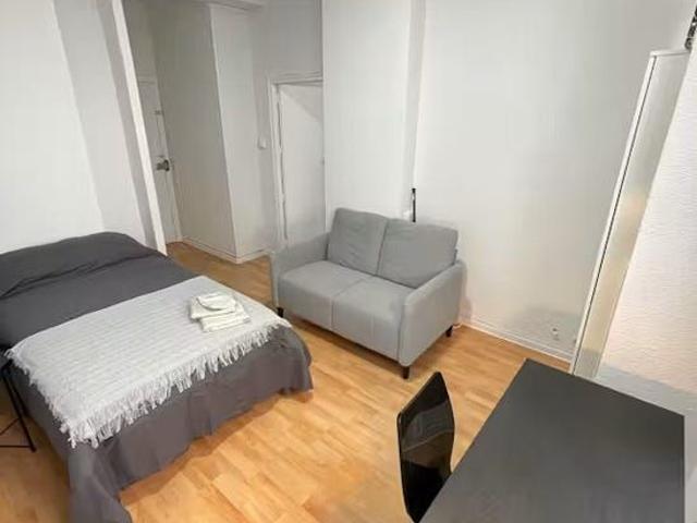 Calle Amado Nervo, Madrid, Community of Madrid 28007