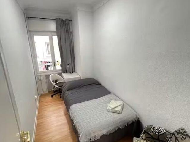Calle Amado Nervo, Madrid, Community of Madrid 28007