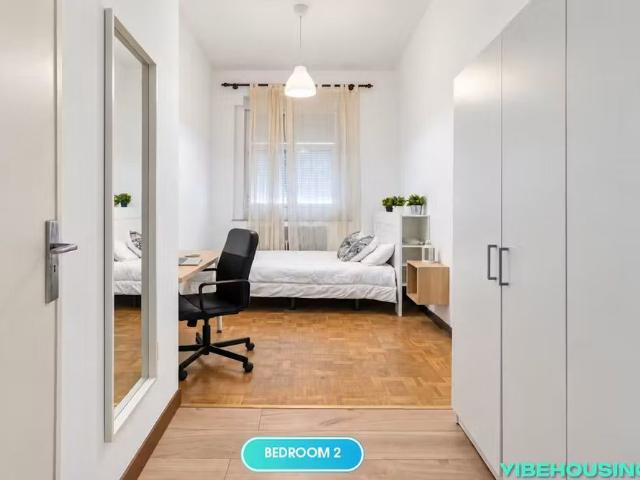Calle Arcipreste de Hita, Madrid, Community of Madrid 28015