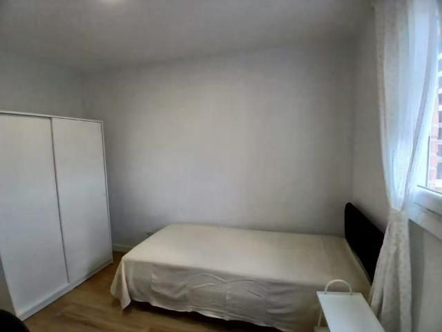 Calle Besolla, Madrid, Community of Madrid 28025