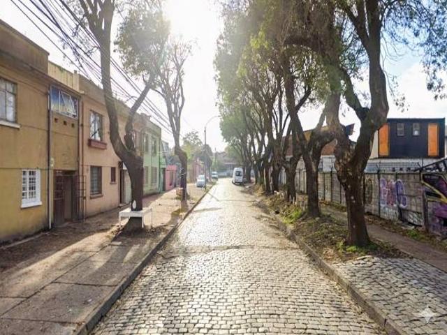 Calle Brasil, 4 cuartos 2 baños, sin Gs comunes