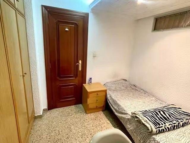Calle Campoamor, Valencia, Valencian Community 46014