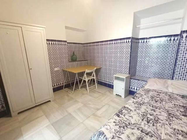 Calle Castellar, Sevilla, Andalusia 41003