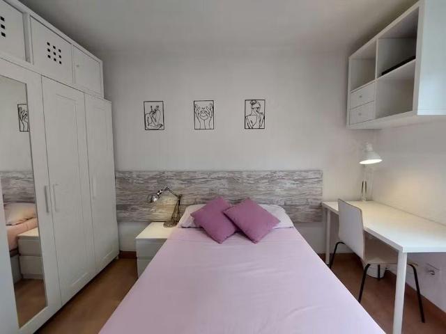 Calle Castro de Oro, Madrid, Community of Madrid 28019