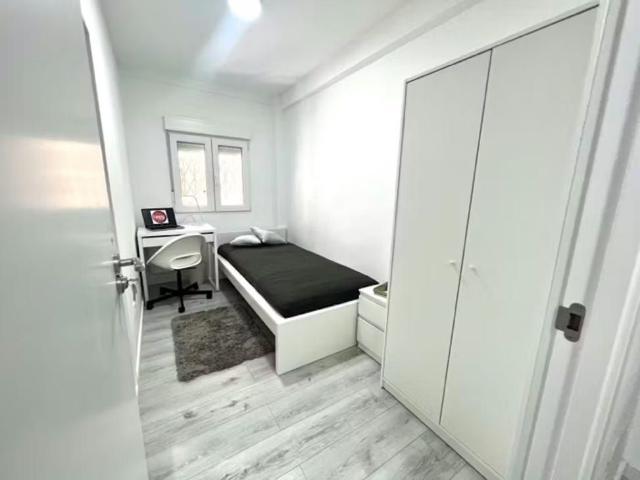 Calle Cataluña, Getafe, Community of Madrid 28903