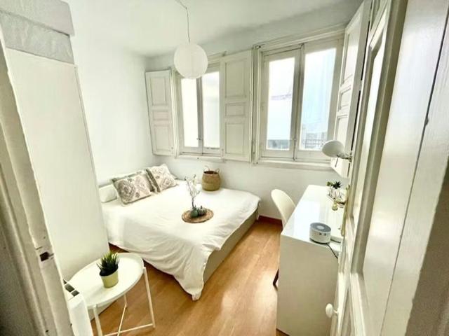 Calle de Toledo, Madrid, Community of Madrid 28005