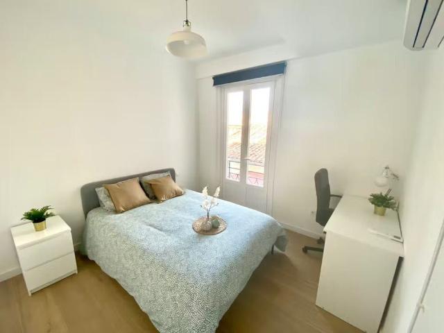 Calle de Toledo, Madrid, Community of Madrid 28005