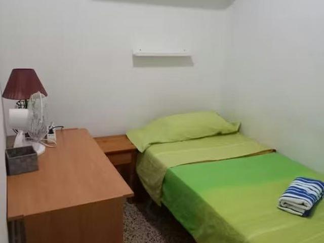 Calle de Torrecilla del Leal, Madrid, Community of Madrid 28012