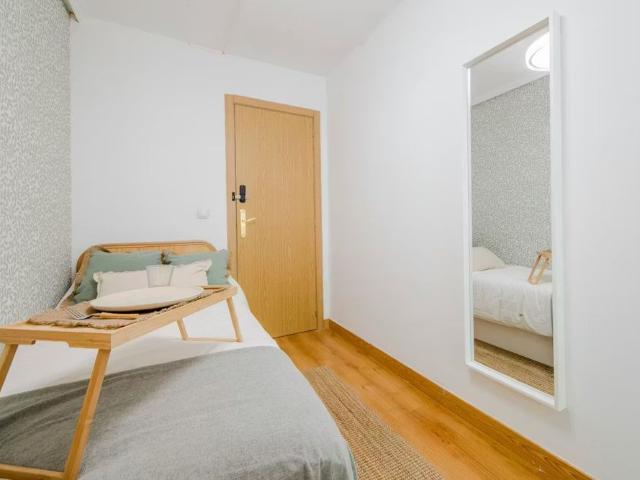 Calle de Torrelaguna, Madrid, Community of Madrid 28043
