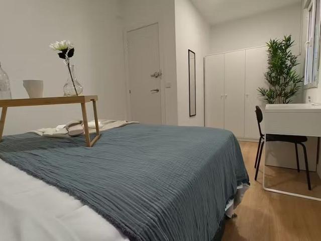 Calle de Trafalgar, Madrid, Community of Madrid 28010