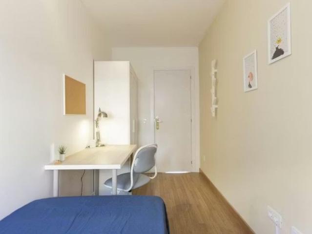 Calle de Turaco, Madrid, Community of Madrid 28011