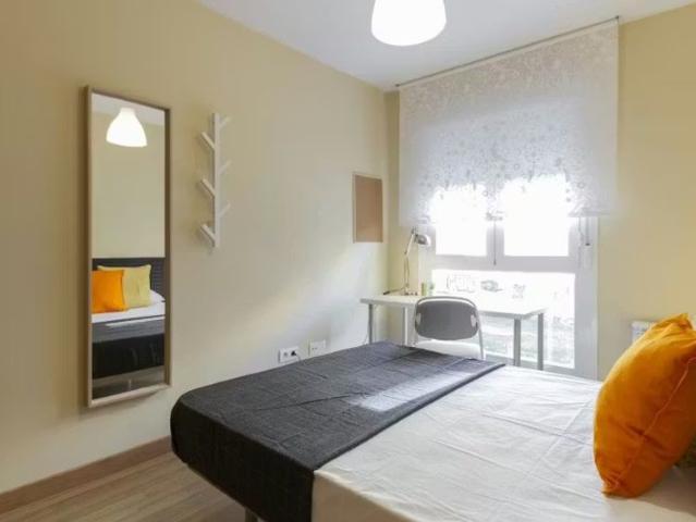 Calle de Turaco, Madrid, Community of Madrid 28011