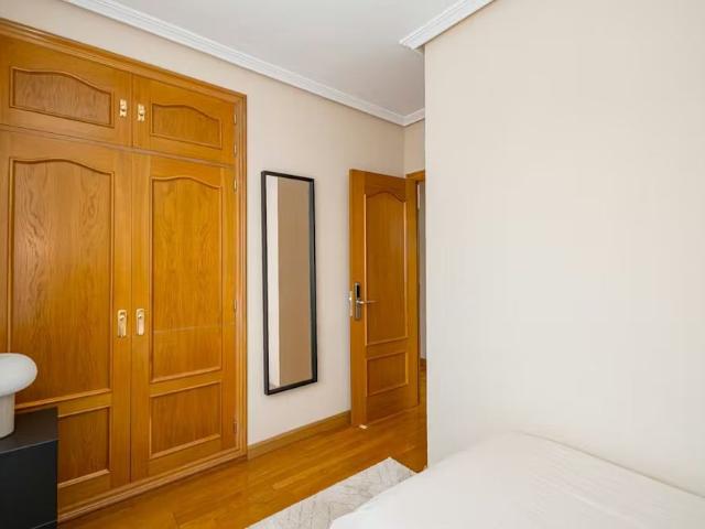 Calle de Umbría, Madrid, Community of Madrid 28043