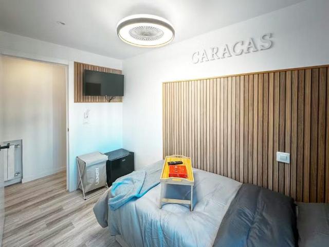 Calle de Valdecanillas, Madrid, Community of Madrid 28037