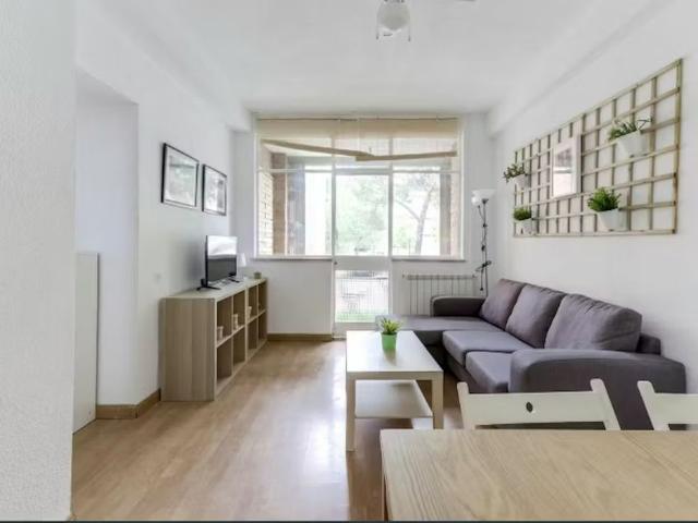 Calle de Valderrey, Madrid, Community of Madrid 28035