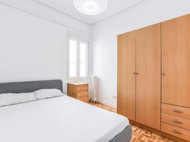 Calle de Valderribas, Madrid, Community of Madrid 28007