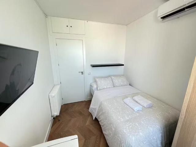 Calle de Valderribas, Madrid, Community of Madrid 28007