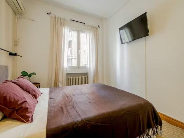 Calle de Valderribas, Madrid, Community of Madrid 28007