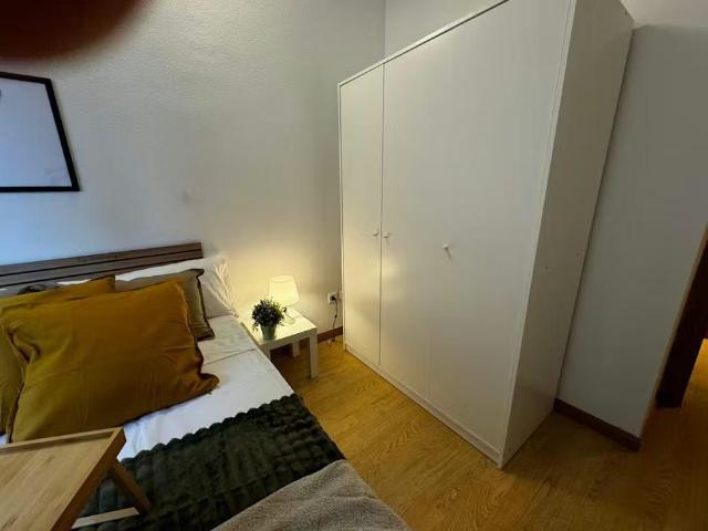 Calle de Vicente Blasco Ibez, Madrid, Community of Madrid 28050