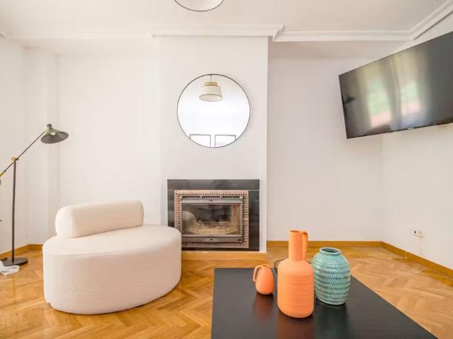 Calle de Villaamil, Madrid, Community of Madrid 28039