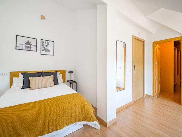 Calle de Villaamil, Madrid, Community of Madrid 28039