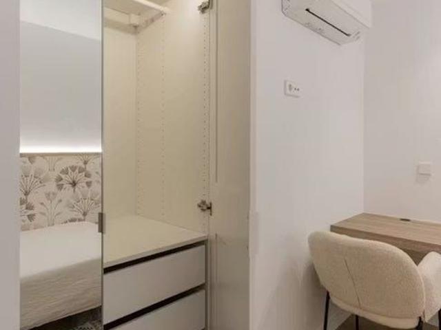 Calle de Villajoyosa, Madrid, Community of Madrid 28041