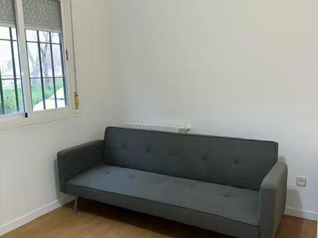 Calle de Afueras a San Roque, Madrid, Community of Madrid 28034