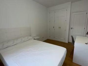 Calle de Afueras a San Roque, Madrid, Community of Madrid 28034