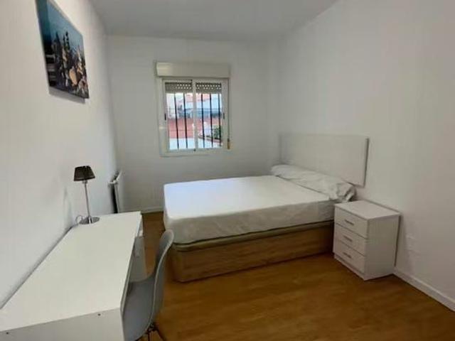 Calle de Afueras a San Roque, Madrid, Community of Madrid 28034