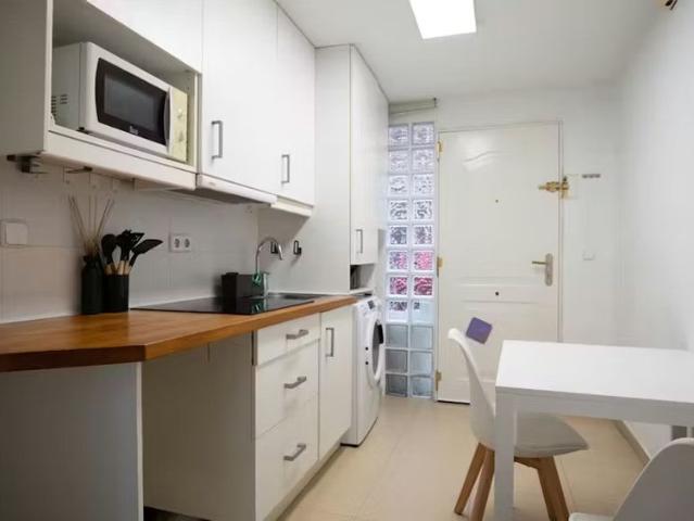 Calle de Alonso Nez, Madrid, Community of Madrid 28039