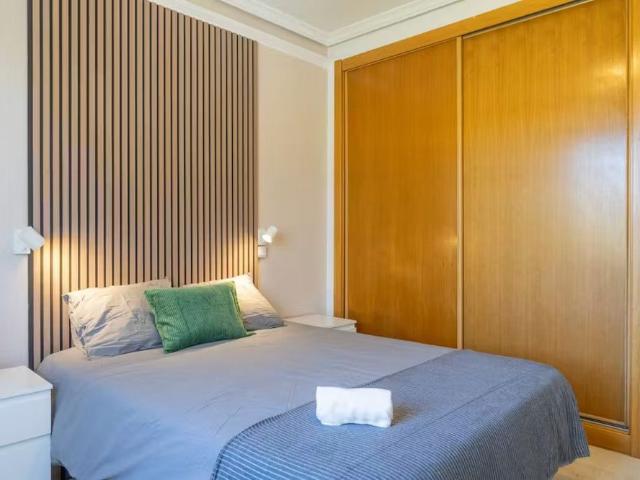Calle de Alba de Tormes, Madrid, Community of Madrid 28025