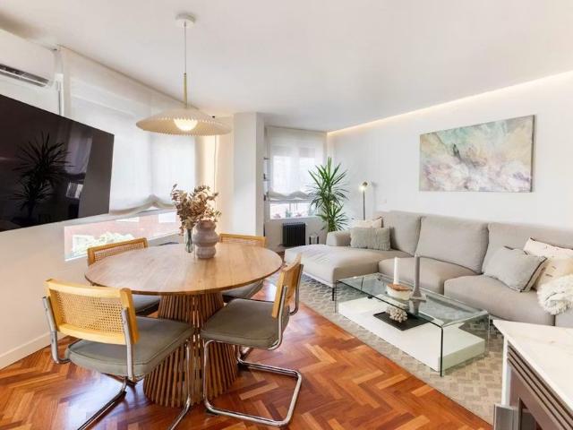 Calle de Alenza, Madrid, Community of Madrid 28003