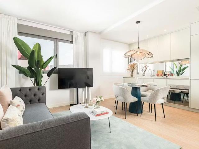 Calle de Ana de Austria, Madrid, Community of Madrid 28050