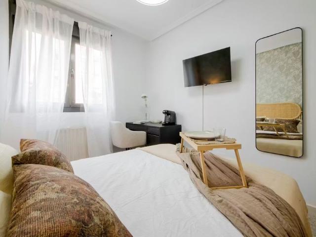 Calle de Ana de Austria, Madrid, Community of Madrid 28050