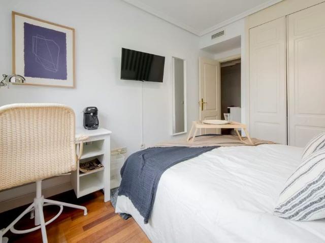 Calle de Ana de Austria, Madrid, Community of Madrid 28050