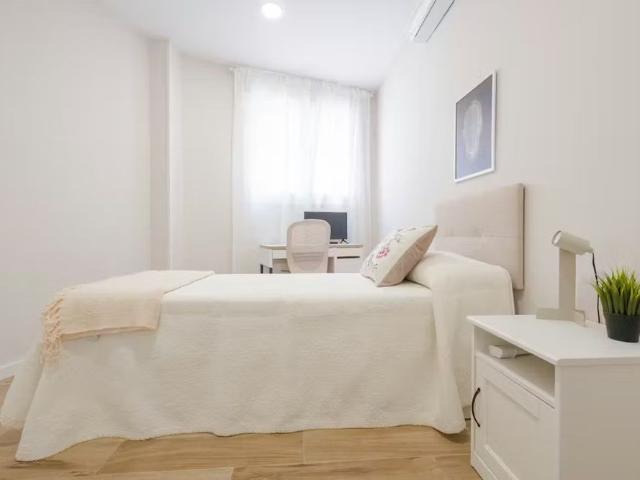 Calle de Antonio Prieto, Madrid, Community of Madrid 28026