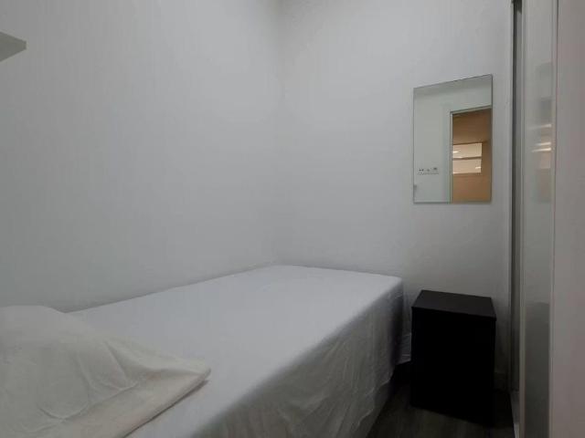 Calle de Antonio Zamora, Madrid, Community of Madrid 28011