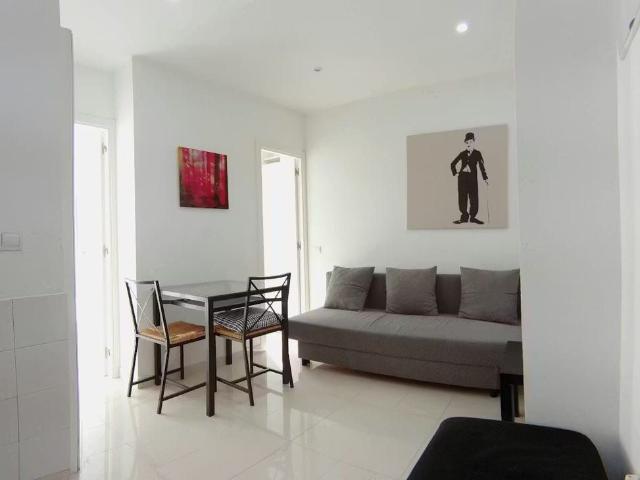 Calle de Antonio Zamora, Madrid, Community of Madrid 28011