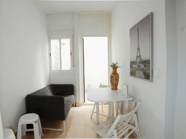 Calle de Antonio Zamora, Madrid, Community of Madrid 28011