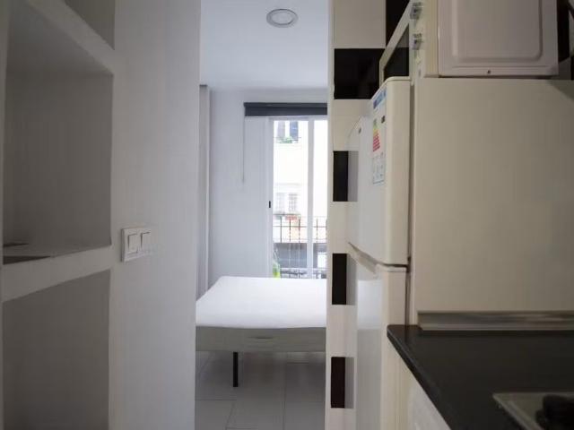Calle de Antonio Zamora, Madrid, Community of Madrid 28011