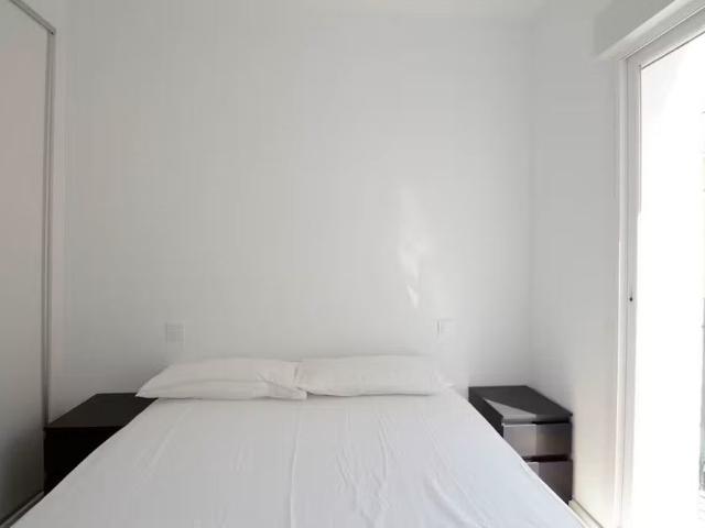 Calle de Antonio Zamora, Madrid, Community of Madrid 28011