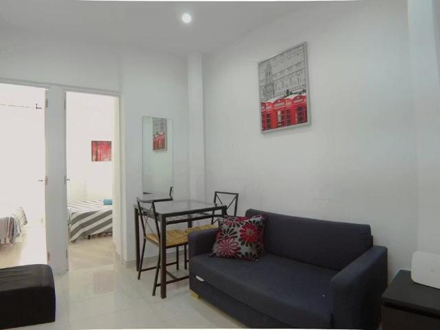 Calle de Antonio Zamora, Madrid, Community of Madrid 28011